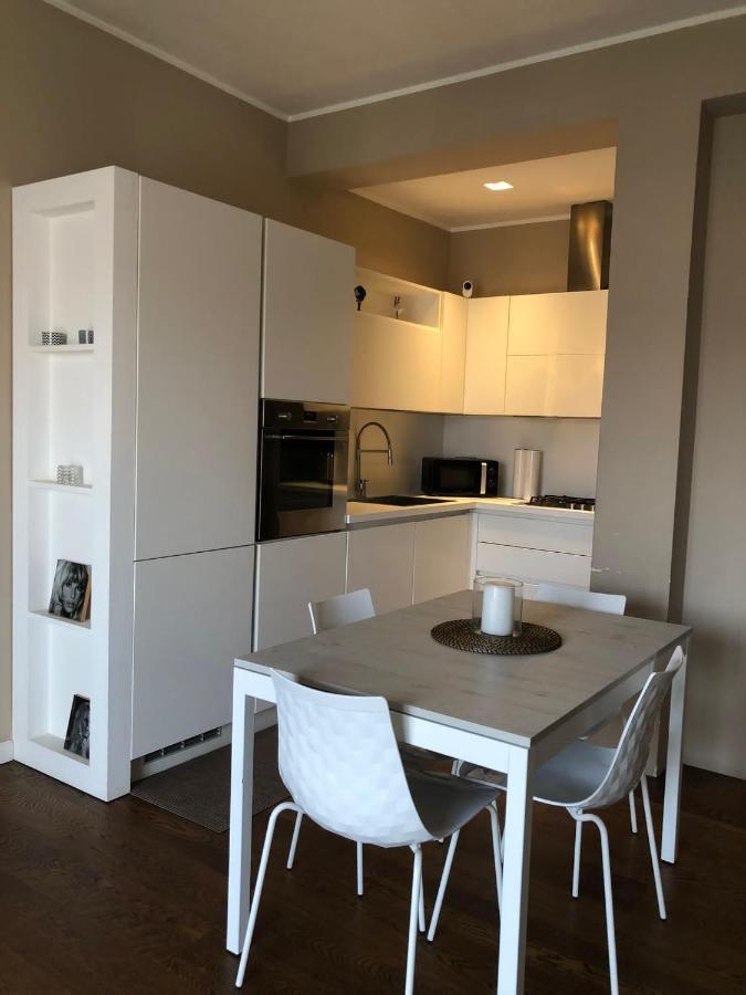 Morivione Apartment - Bocconi Free Parking Milan Bagian luar foto