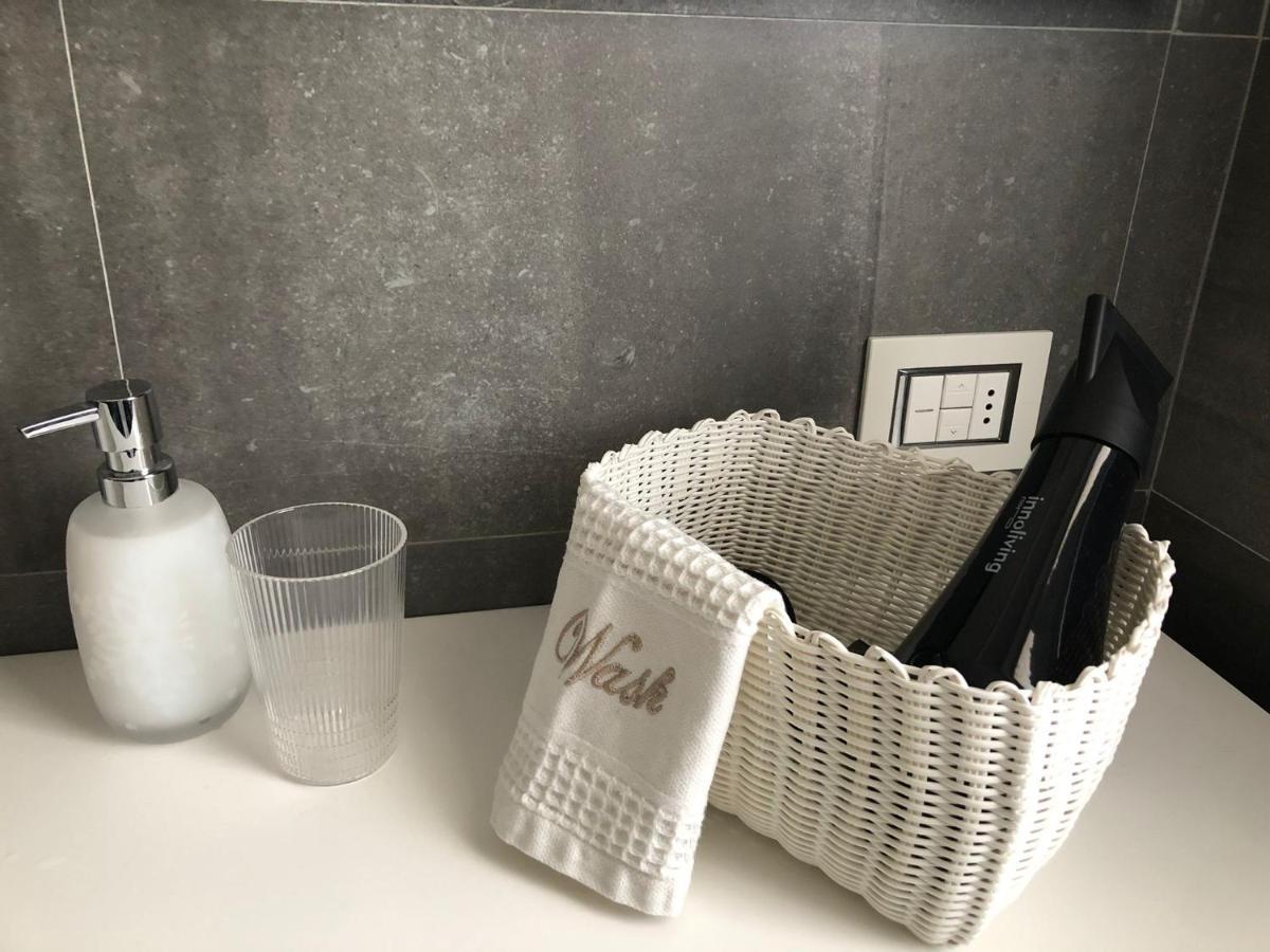Morivione Apartment - Bocconi Free Parking Milan Bagian luar foto
